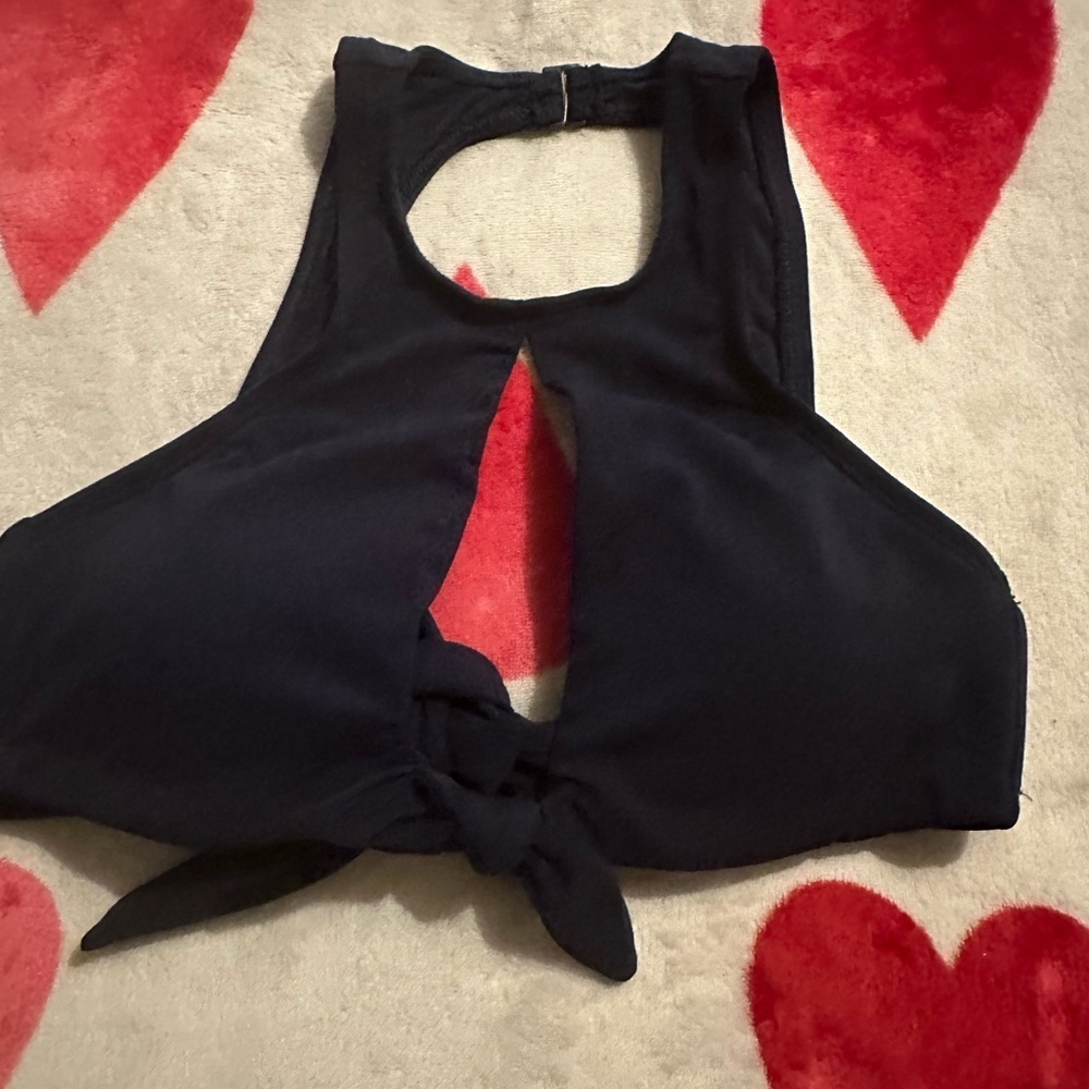 NWOT Robin Piccone Ava High Neck Cutout Tie
Bikini Top - Picture 3 of 8